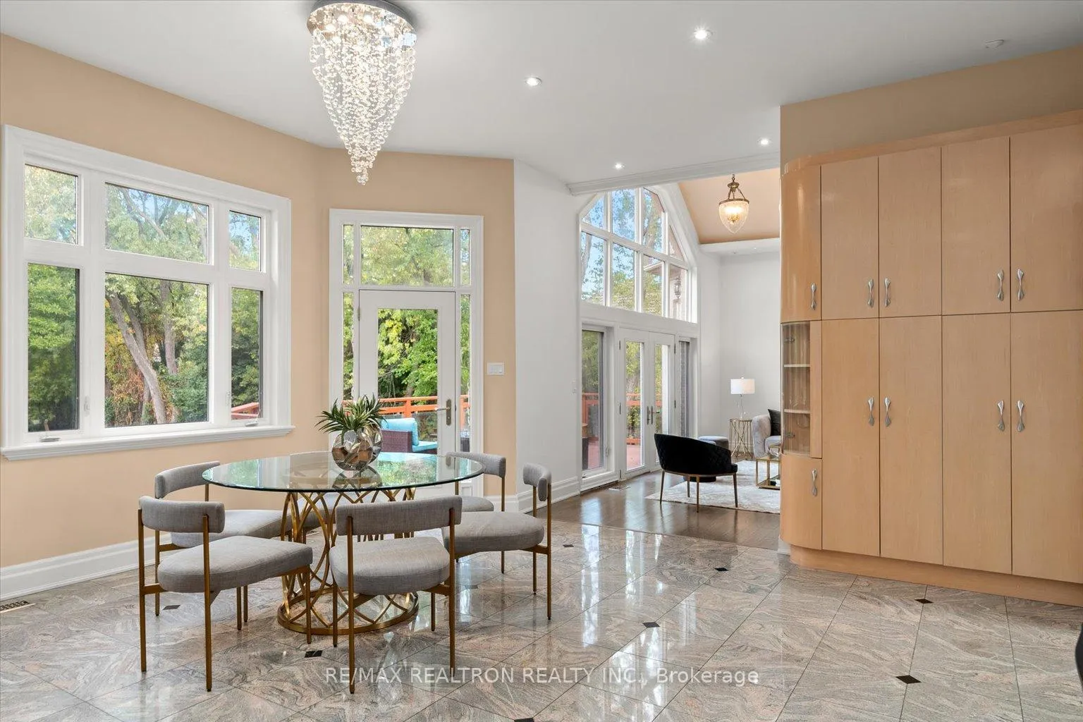Photo 19 of 48 Arnold Avenue, Vaughan, Crestwood-Springfarm-Yorkhill — HOMEH