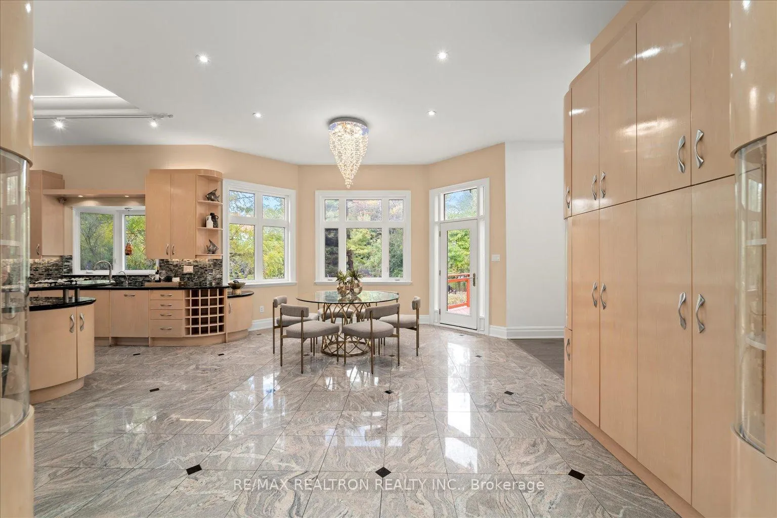 Photo 20 of 48 Arnold Avenue, Vaughan, Crestwood-Springfarm-Yorkhill — HOMEH