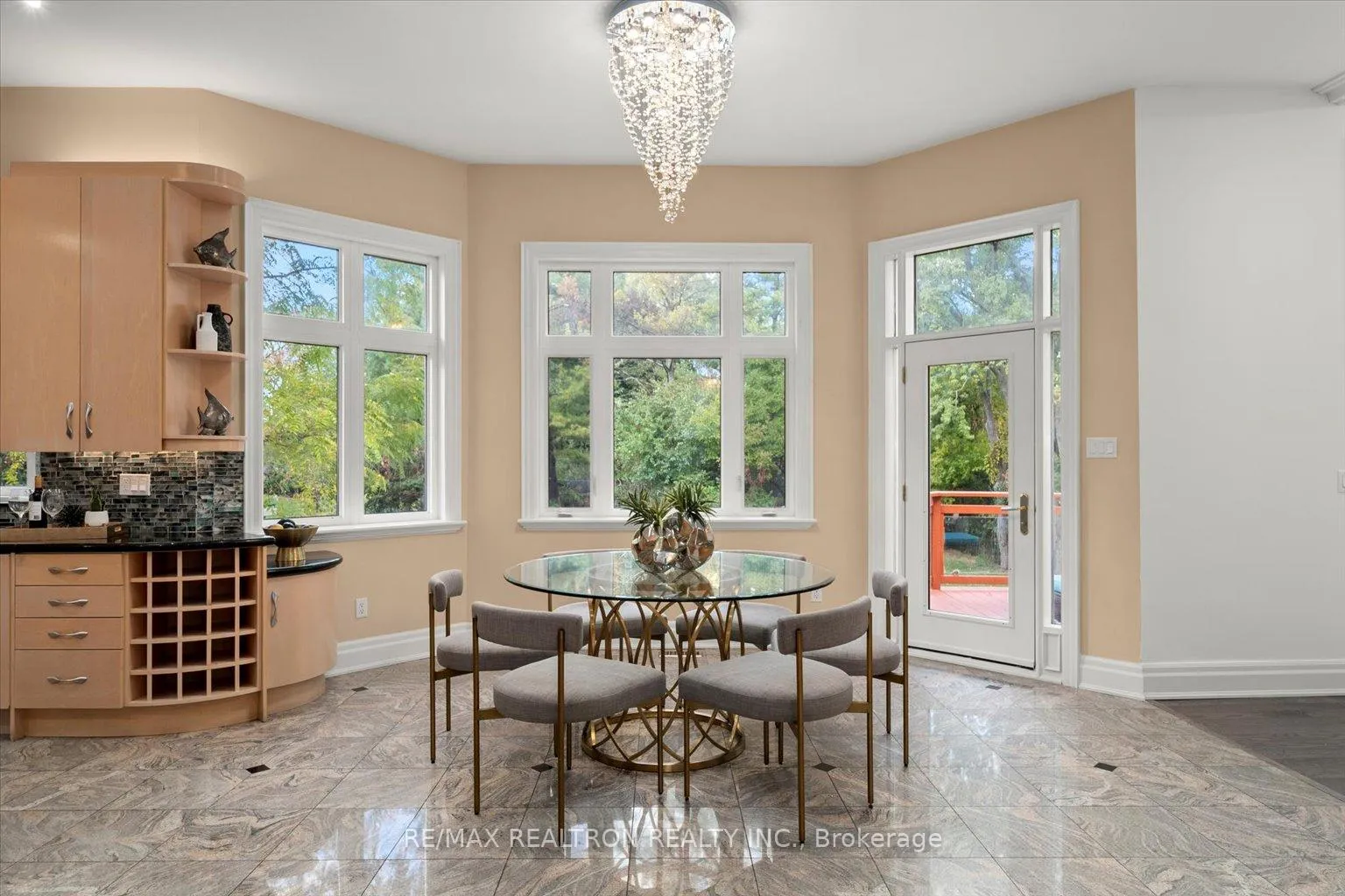 Photo 21 of 48 Arnold Avenue, Vaughan, Crestwood-Springfarm-Yorkhill — HOMEH