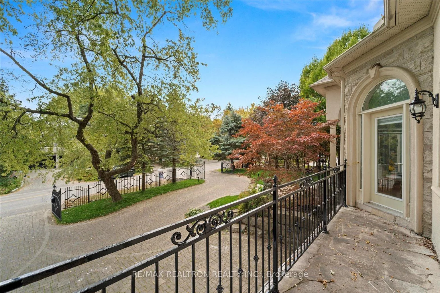 Photo 38 of 48 Arnold Avenue, Vaughan, Crestwood-Springfarm-Yorkhill — HOMEH