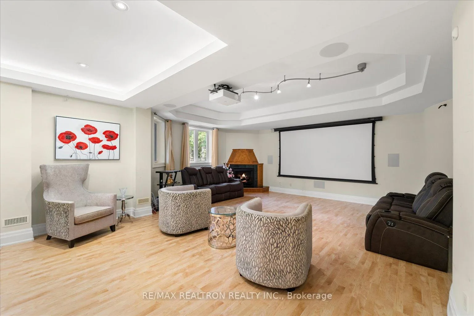 Photo 39 of 48 Arnold Avenue, Vaughan, Crestwood-Springfarm-Yorkhill — HOMEH