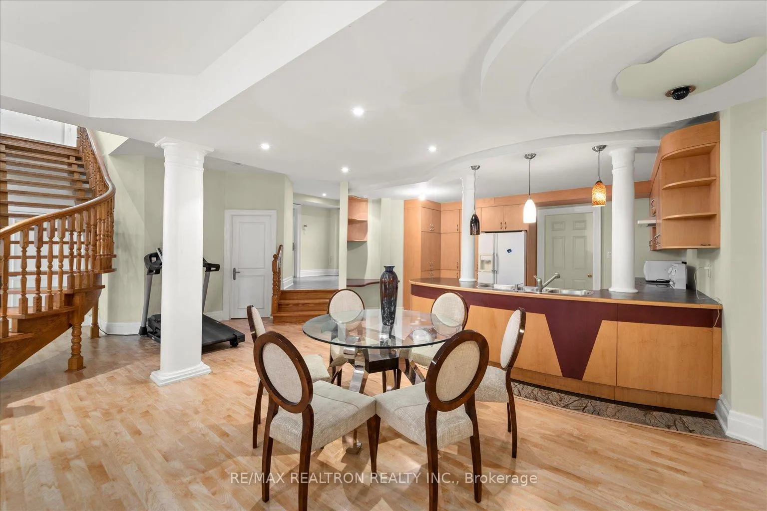 Photo 43 of 48 Arnold Avenue, Vaughan, Crestwood-Springfarm-Yorkhill — HOMEH