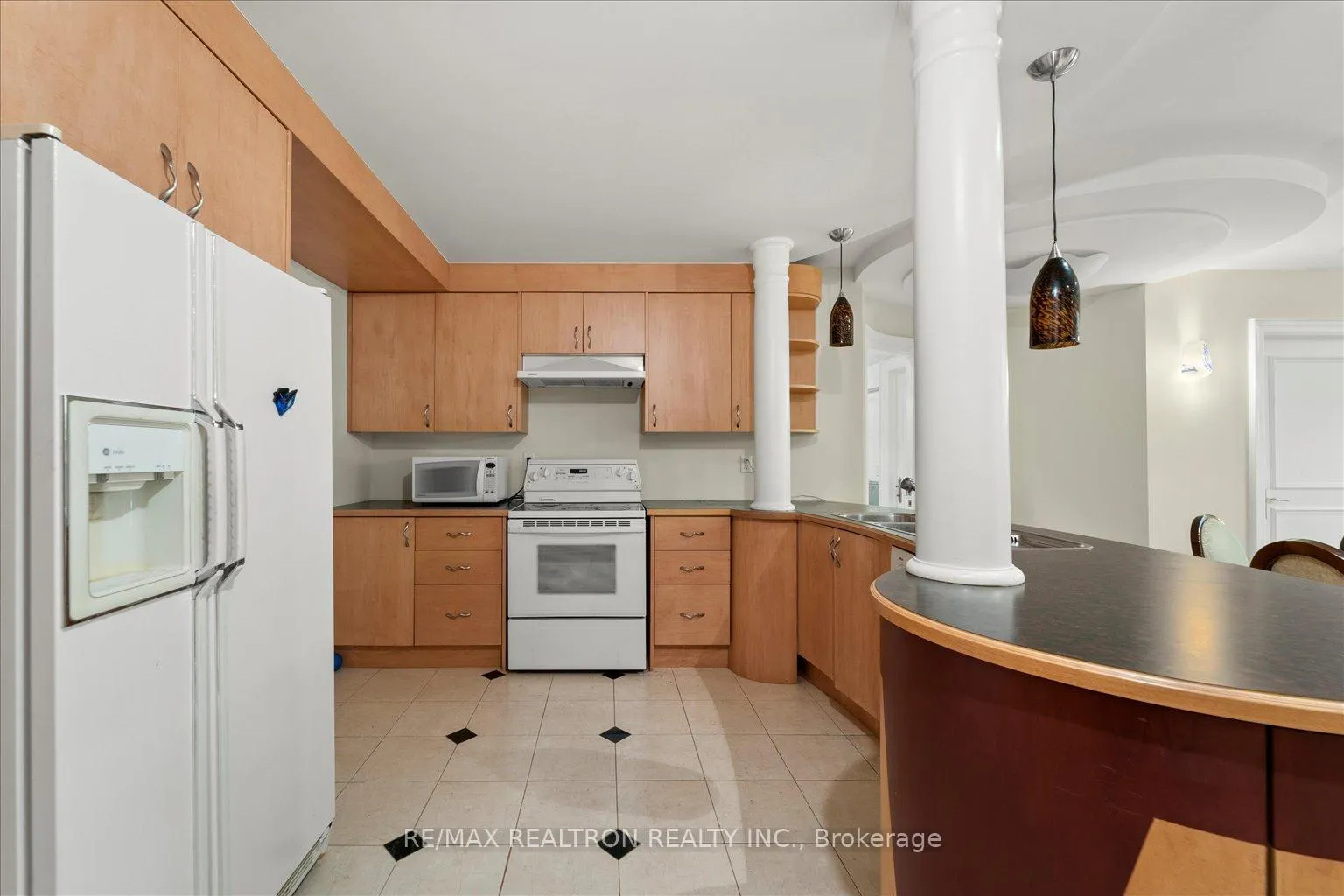 Photo 44 of 48 Arnold Avenue, Vaughan, Crestwood-Springfarm-Yorkhill — HOMEH