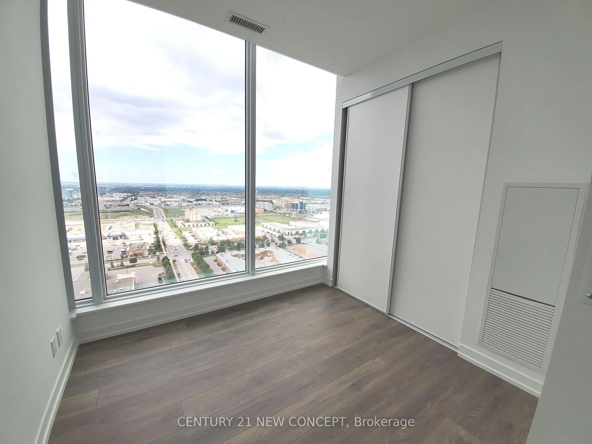 Photo 8 of Unit 2910, 898 Portage Parkway, Vaughan, Concord — HOMEH