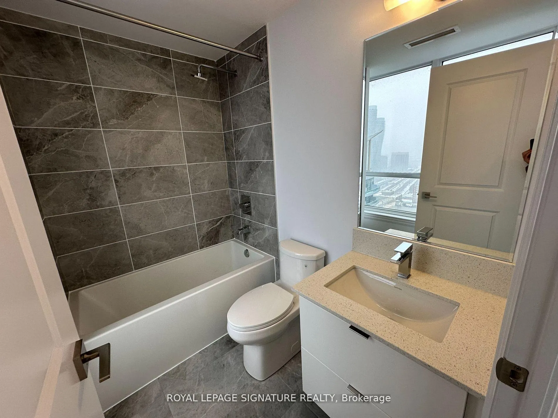 Photo 19 of Unit 2810, 30 Elm Drive W, Mississauga, City Centre — HOMEH