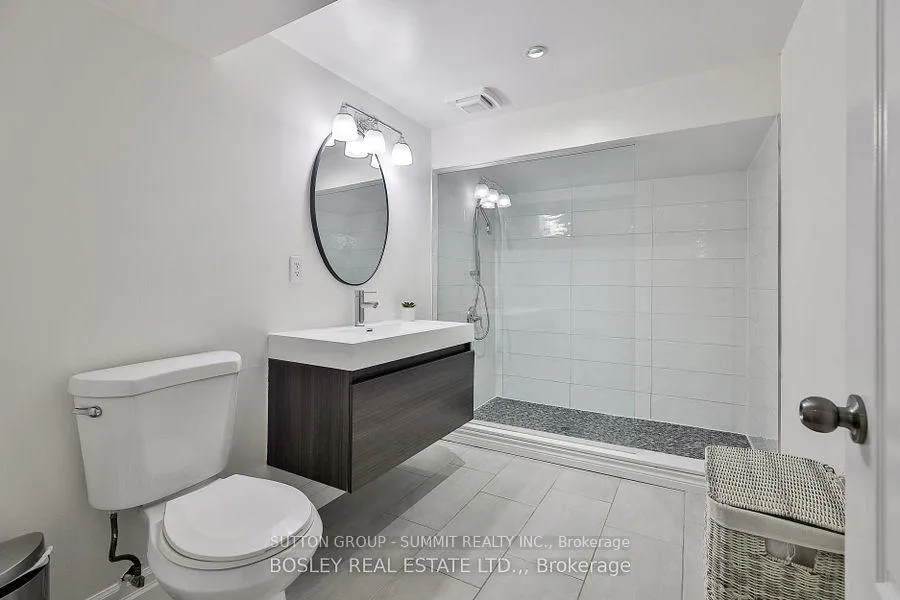 Photo 5 of Unit Basement, 136 Regina Avenue, Toronto, Englemount-Lawrence — HOMEH