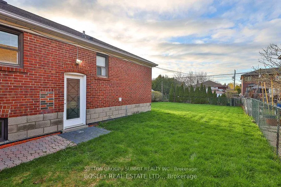 Photo 14 of Unit Basement, 136 Regina Avenue, Toronto, Englemount-Lawrence — HOMEH