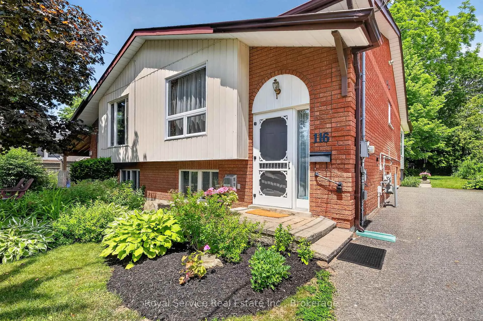 Photo 2 of 116 James Street E, Cobourg — HOMEH