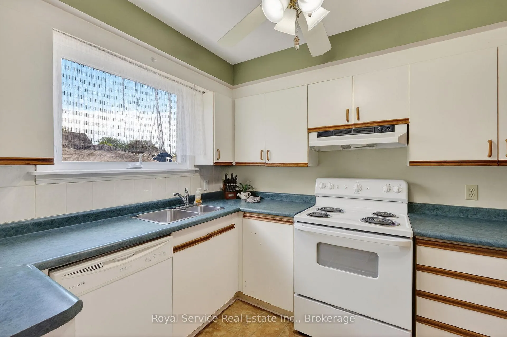 Photo 12 of 116 James Street E, Cobourg — HOMEH