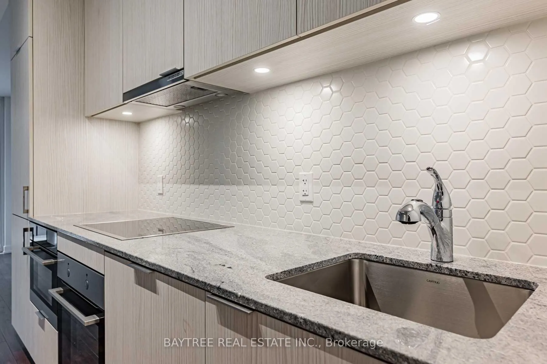 Photo 7 of Unit 606, 158 Front Street E, Toronto, Moss Park — HOMEH