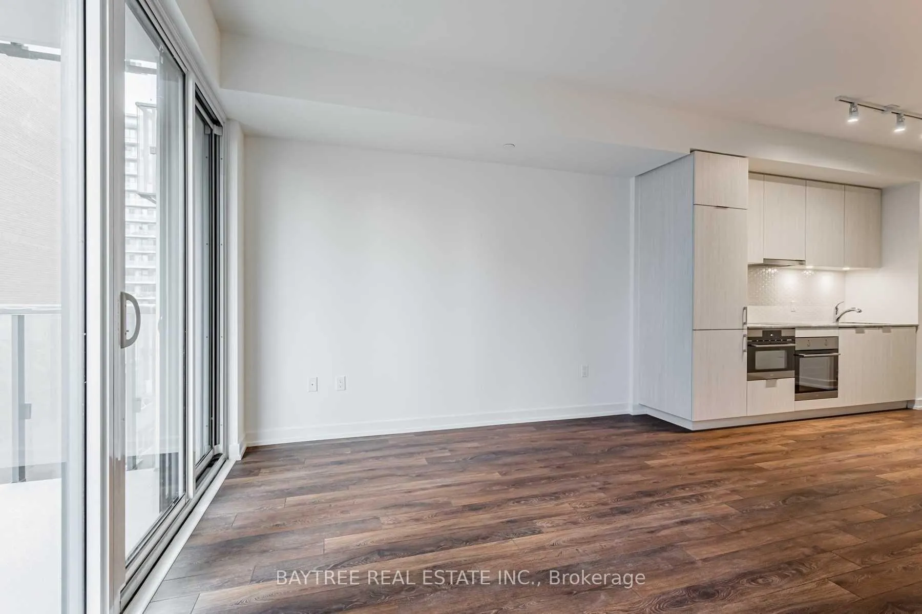 Photo 10 of Unit 606, 158 Front Street E, Toronto, Moss Park — HOMEH