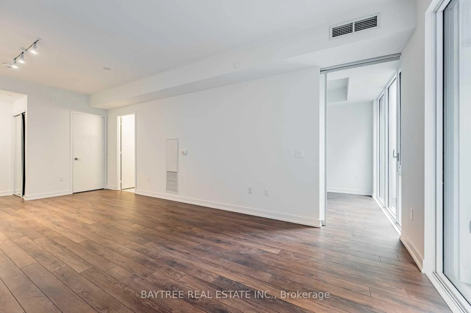 Photo 11 of Unit 606, 158 Front Street E, Toronto, Moss Park — HOMEH