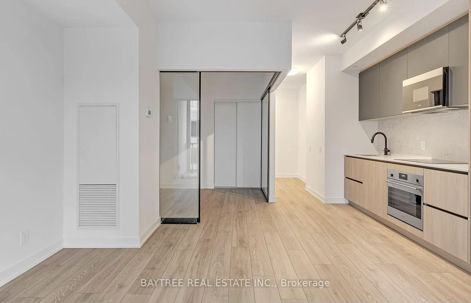 Front of Unit 2703, 108 Peter Street