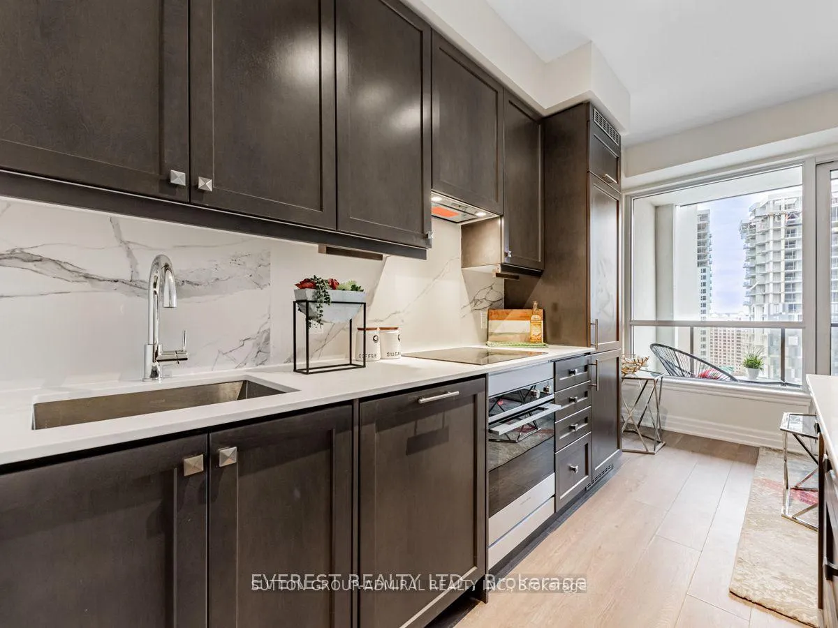 Photo 10 of Unit 1903, 9075 Jane Street, Vaughan, Concord — HOMEH