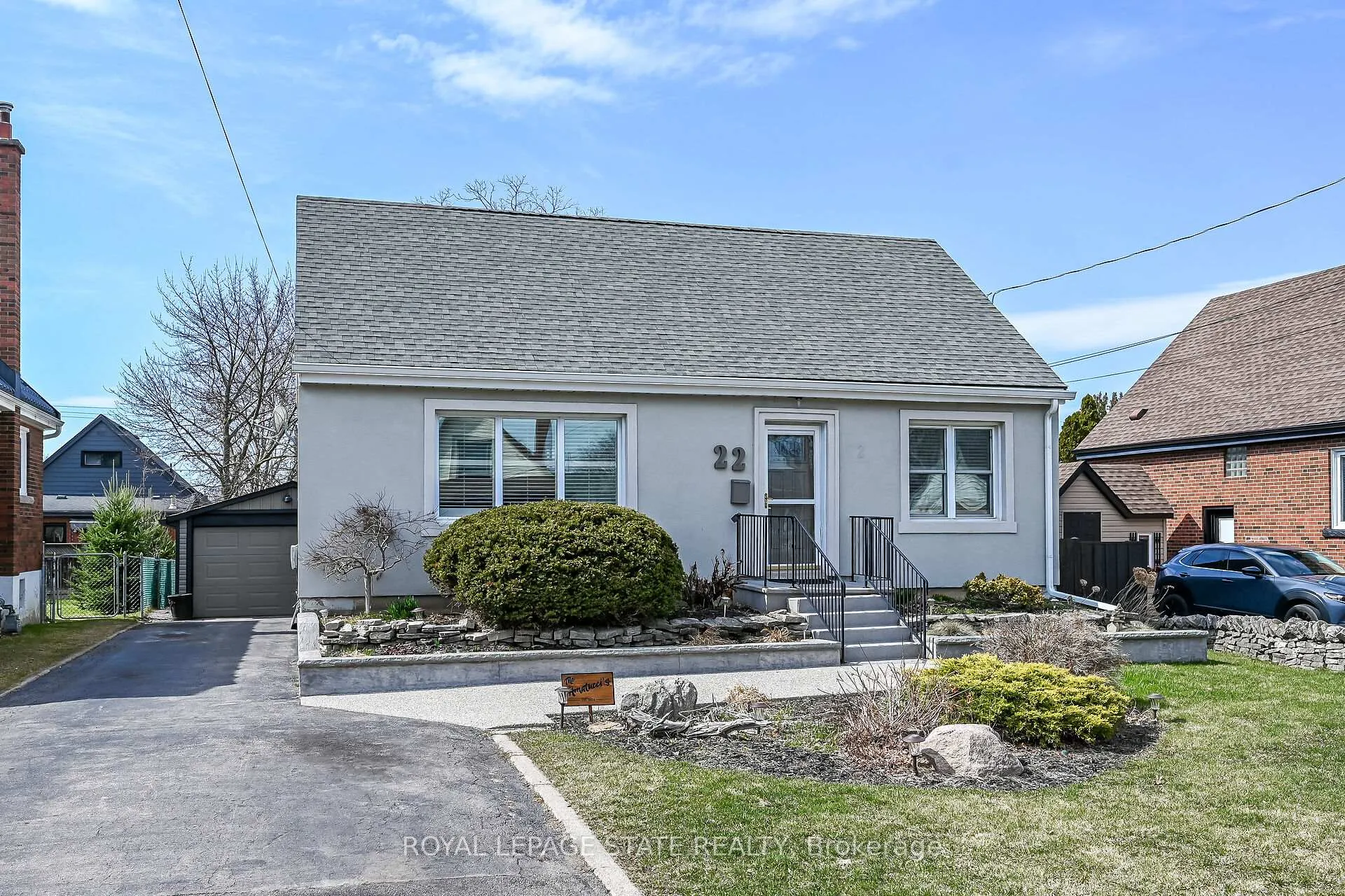 Photo 2 of 22 Marion Place, Hamilton, Stoney Creek — HOMEH