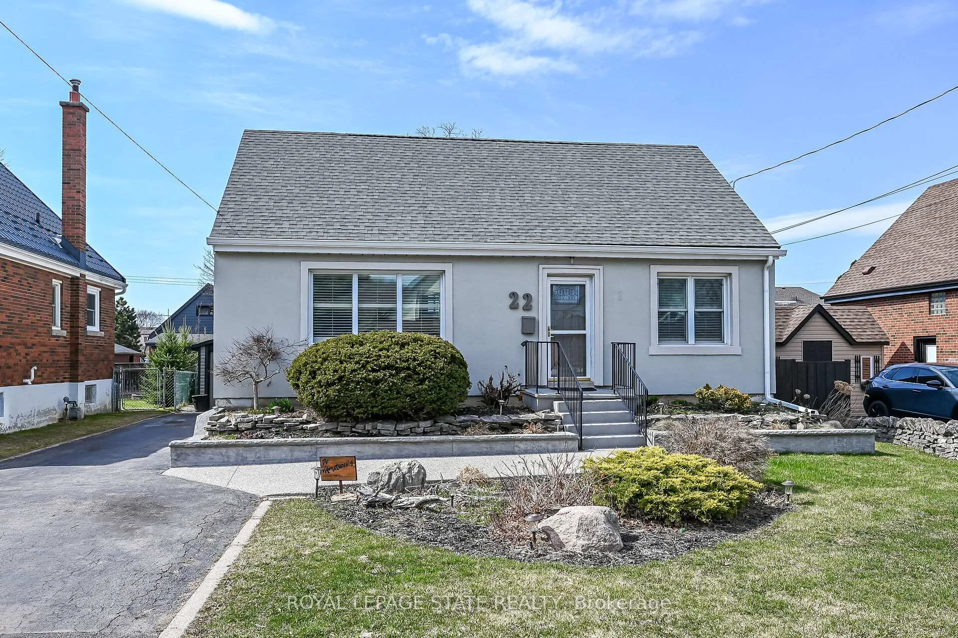 Photo 3 of 22 Marion Place, Hamilton, Stoney Creek — HOMEH