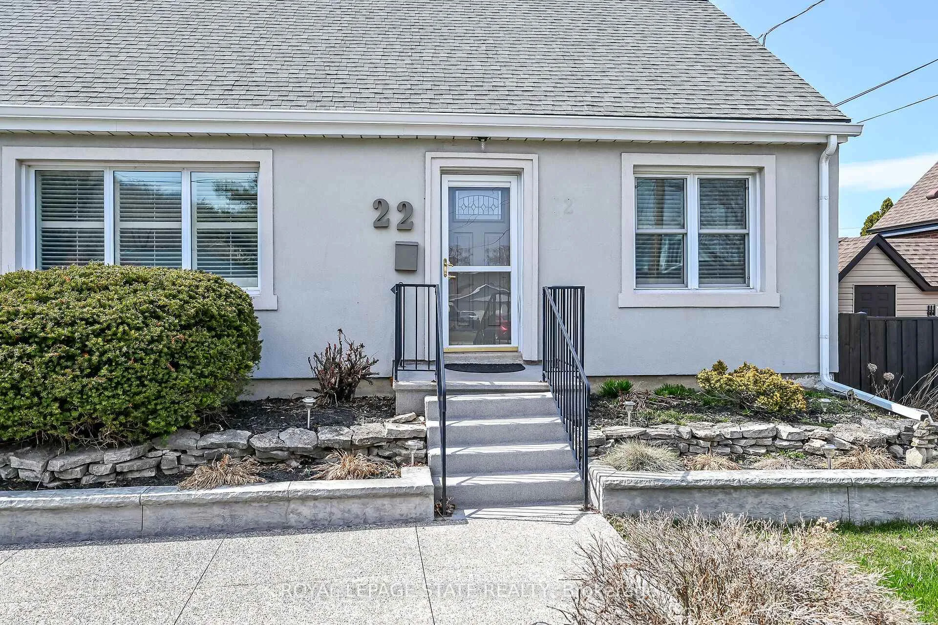 Photo 4 of 22 Marion Place, Hamilton, Stoney Creek — HOMEH
