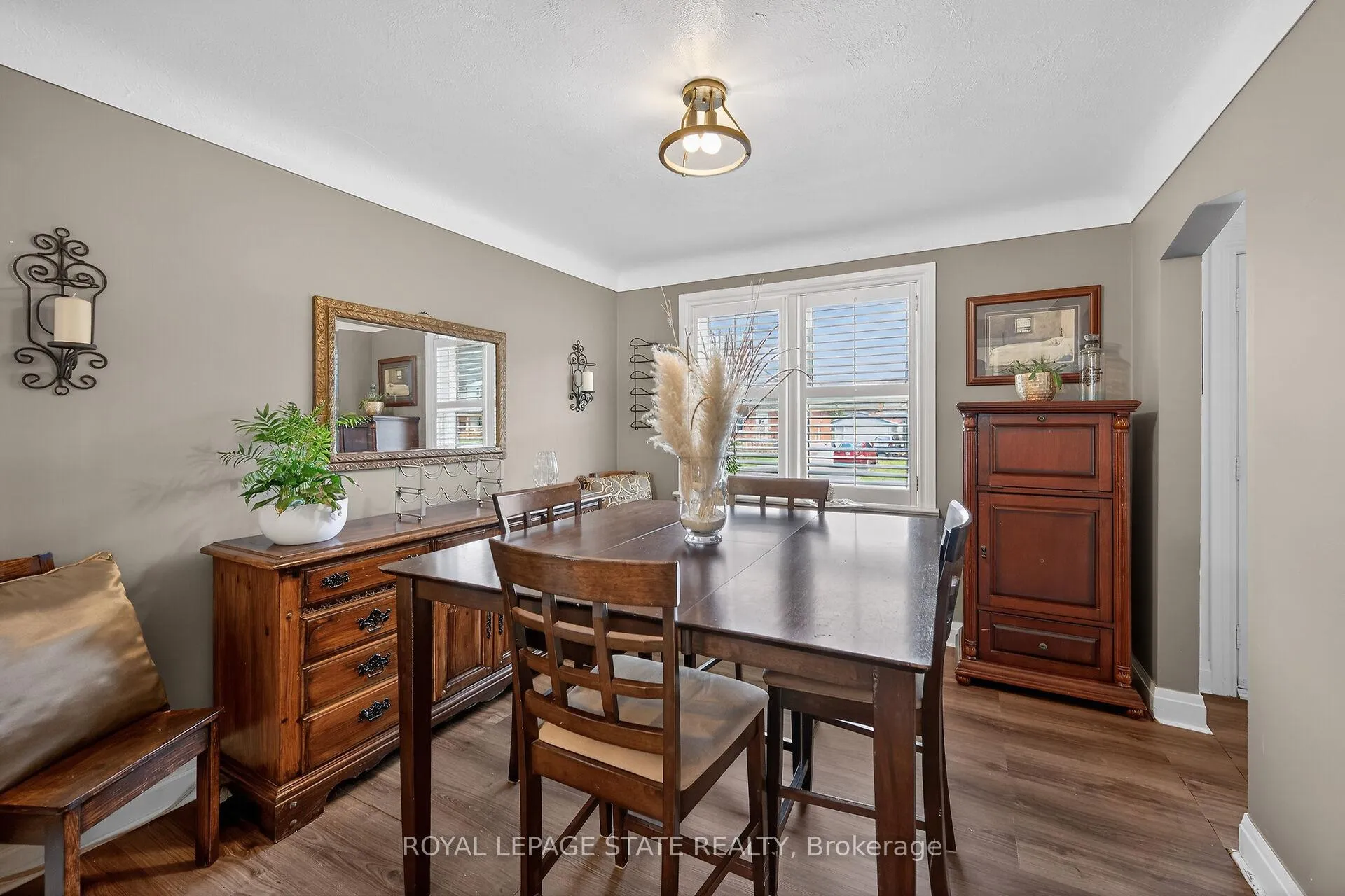 Photo 10 of 22 Marion Place, Hamilton, Stoney Creek — HOMEH
