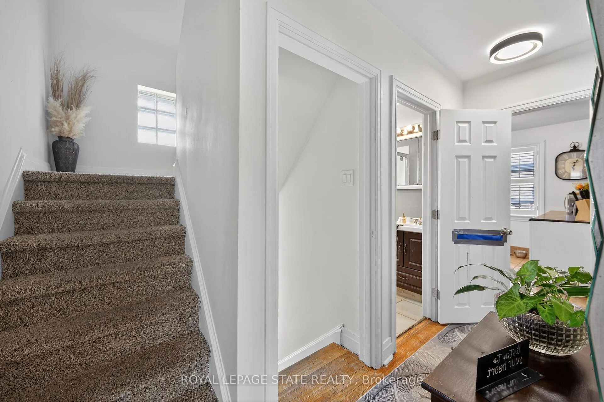 Photo 18 of 22 Marion Place, Hamilton, Stoney Creek — HOMEH