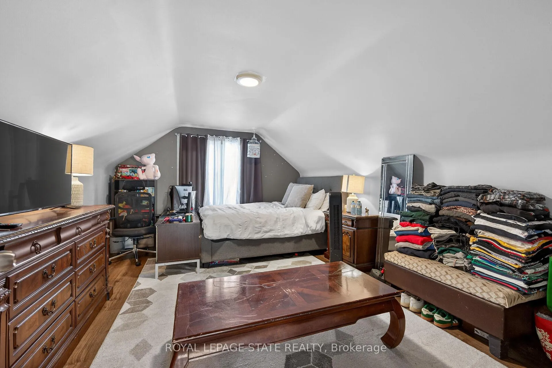 Photo 19 of 22 Marion Place, Hamilton, Stoney Creek — HOMEH