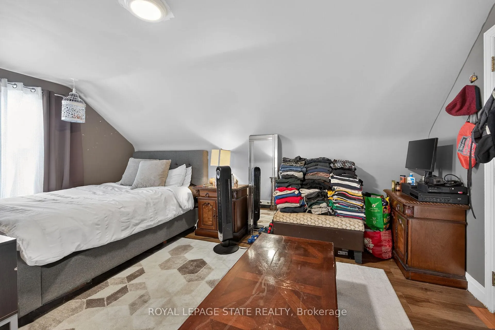 Photo 20 of 22 Marion Place, Hamilton, Stoney Creek — HOMEH