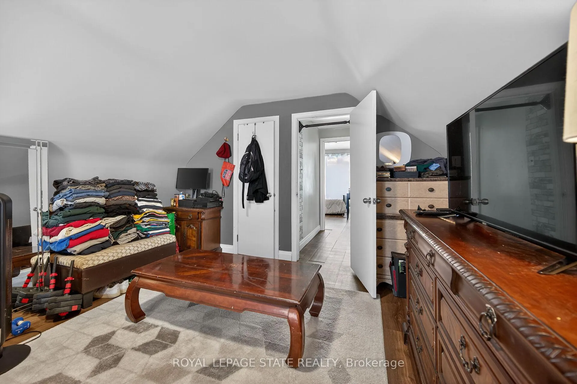 Photo 21 of 22 Marion Place, Hamilton, Stoney Creek — HOMEH