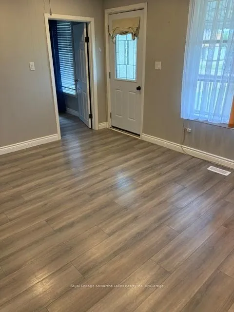 Photo 5 of 21 James Street, Kawartha Lakes, Lindsay — HOMEH