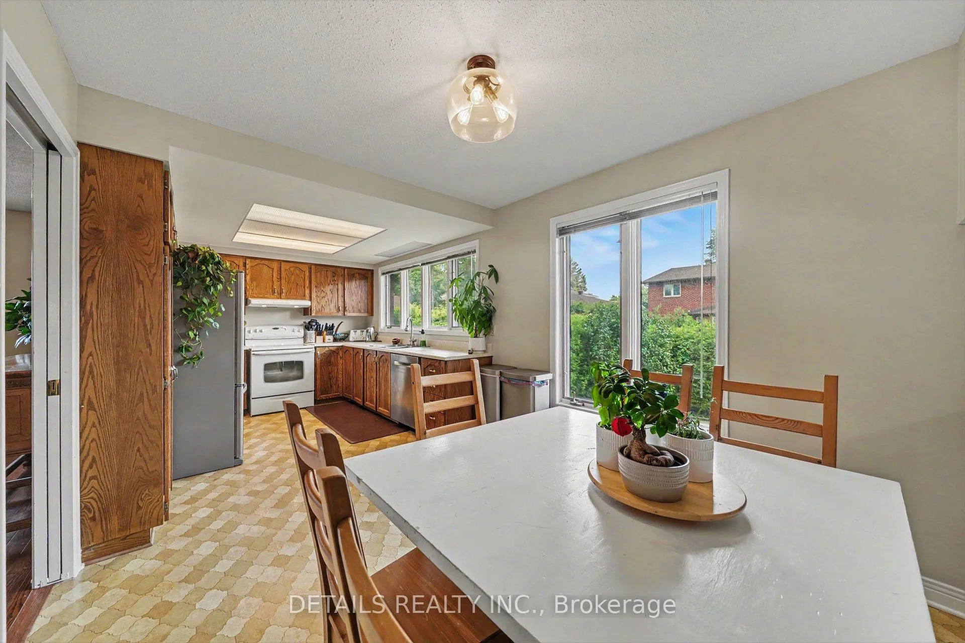 Photo 13 of 152 Foxfield Drive, Ottawa, Barrhaven - Knollsbrook — HOMEH