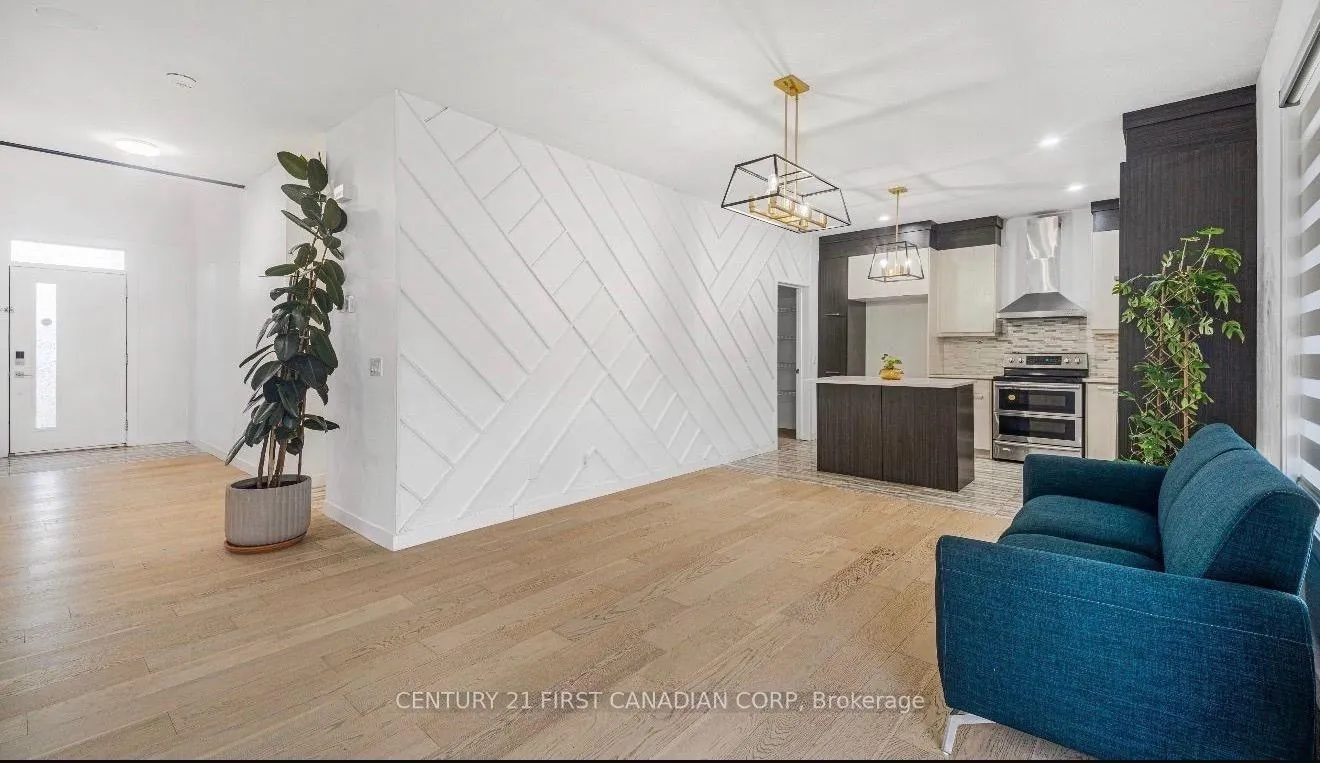Photo 4 of 3395 Regiment Road, London, South V — HOMEH