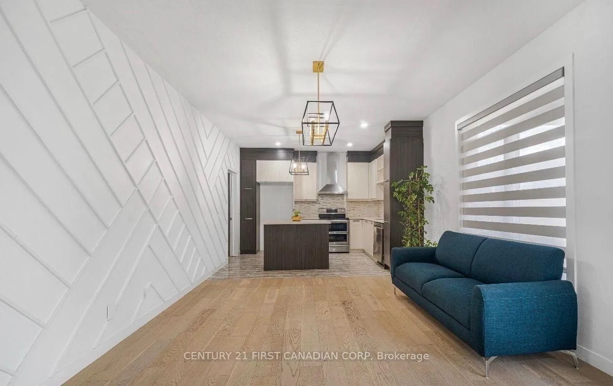 Photo 6 of 3395 Regiment Road, London, South V — HOMEH