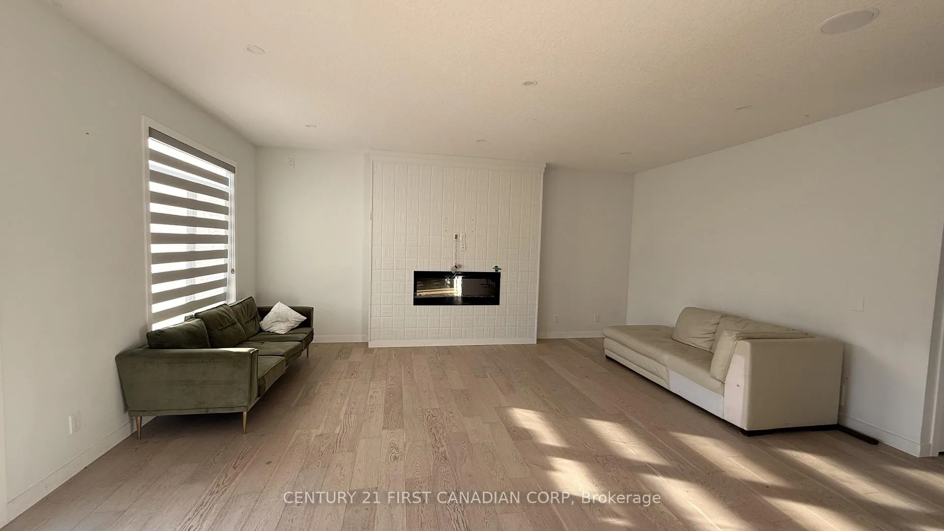 Photo 7 of 3395 Regiment Road, London, South V — HOMEH