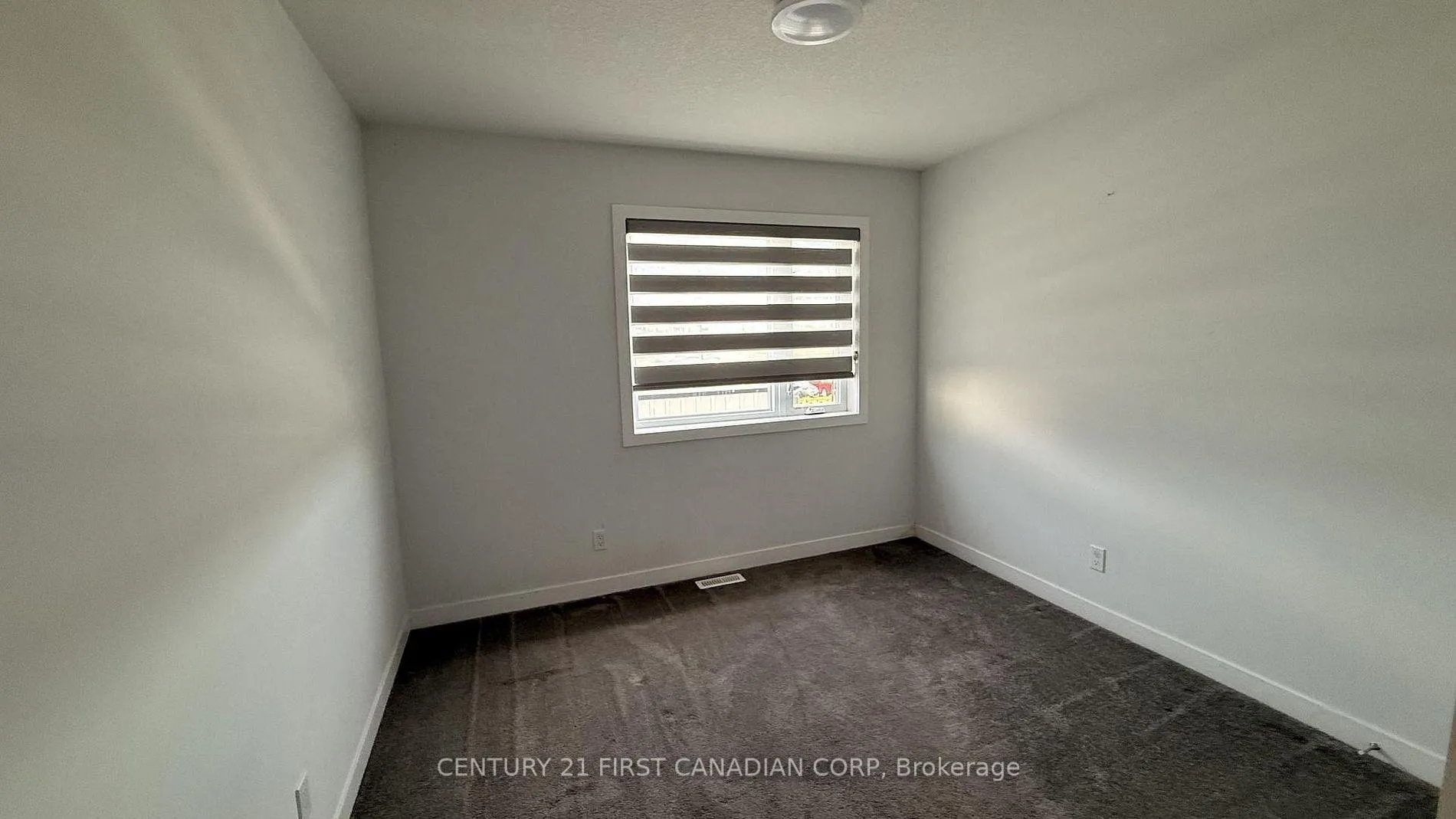 Photo 12 of 3395 Regiment Road, London, South V — HOMEH