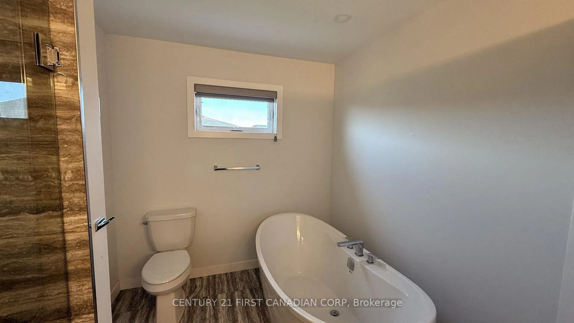 Photo 15 of 3395 Regiment Road, London, South V — HOMEH