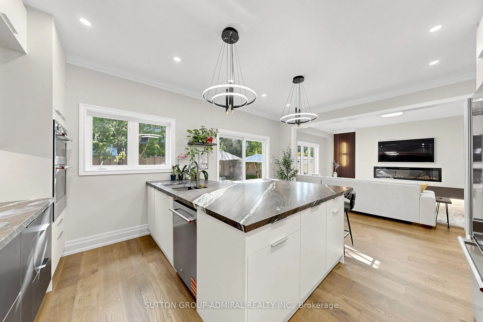 Photo 9 of 16 Cherry Bush Road, Vaughan, Patterson — HOMEH