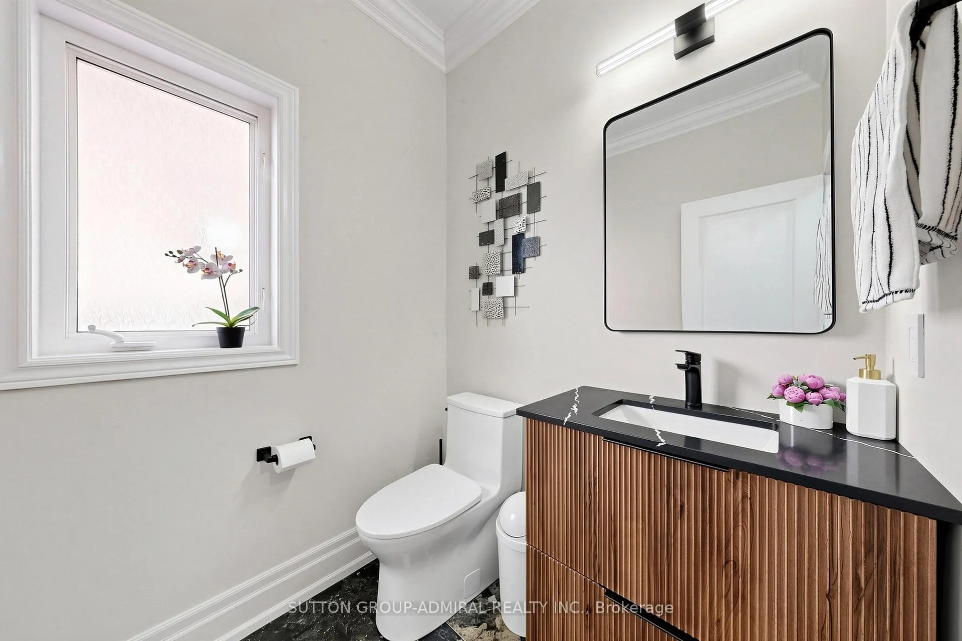 Photo 18 of 16 Cherry Bush Road, Vaughan, Patterson — HOMEH