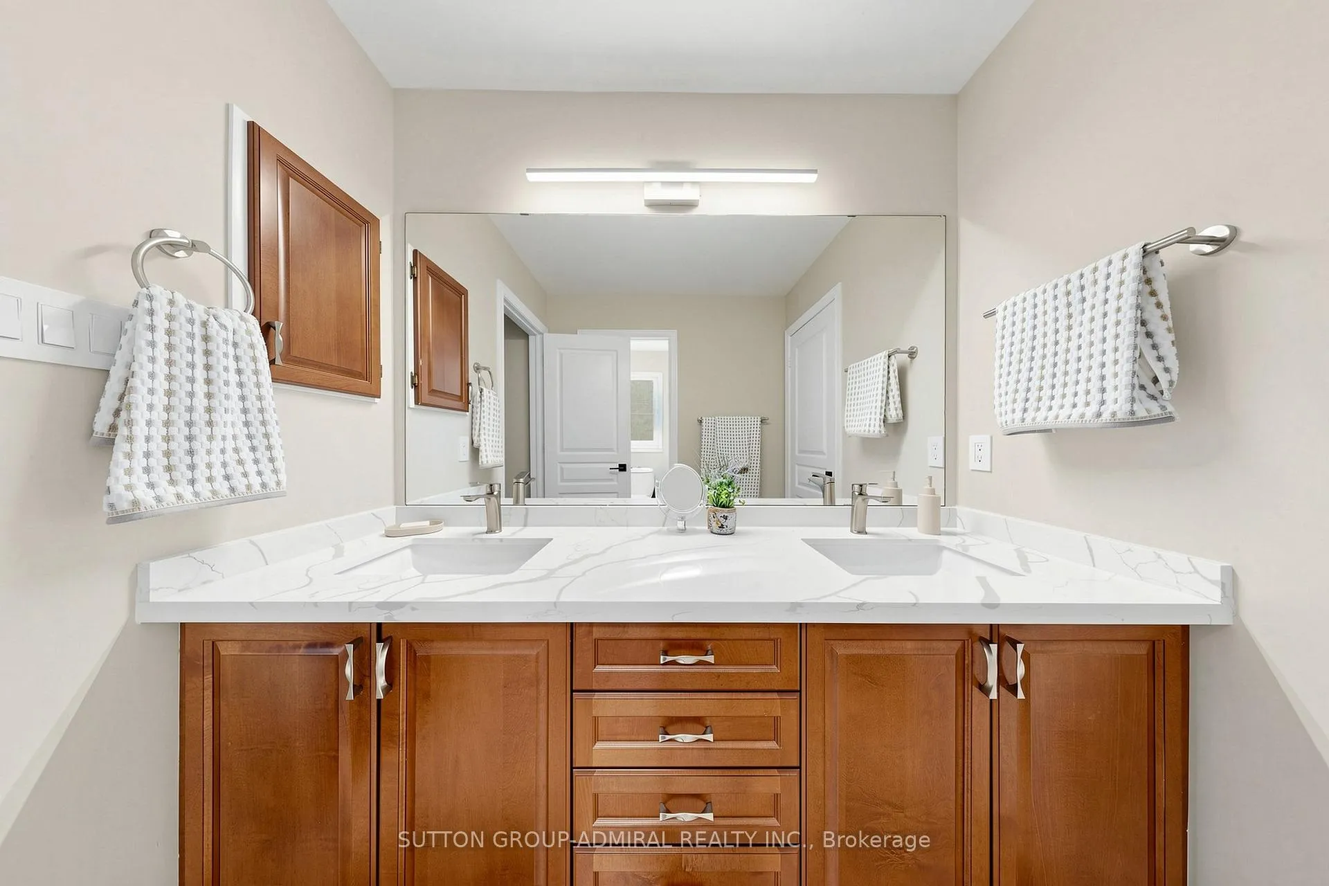 Photo 33 of 16 Cherry Bush Road, Vaughan, Patterson — HOMEH