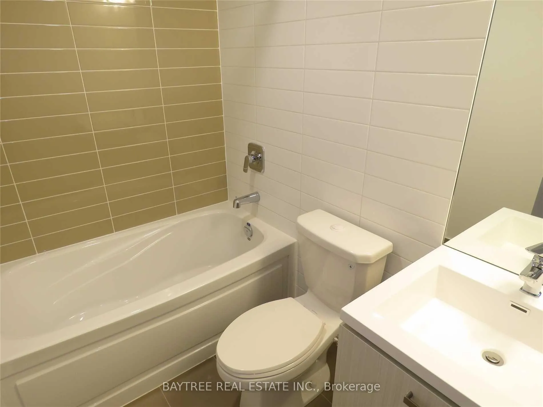 Photo 8 of Unit 1707, 125 Redpath Avenue, Toronto, Mount Pleasant West — HOMEH