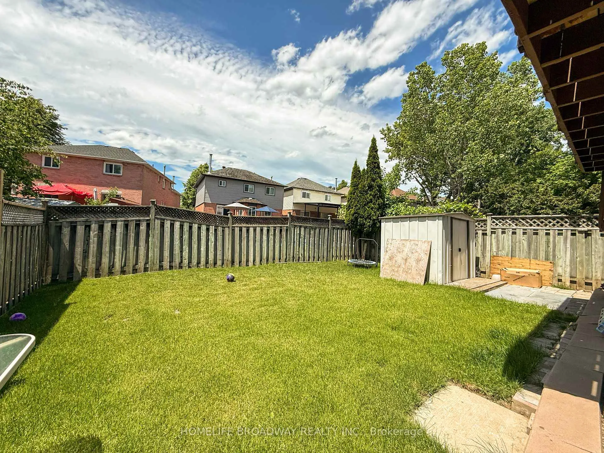 Photo 8 of 90 Chapman Drive, Ajax, Central — HOMEH