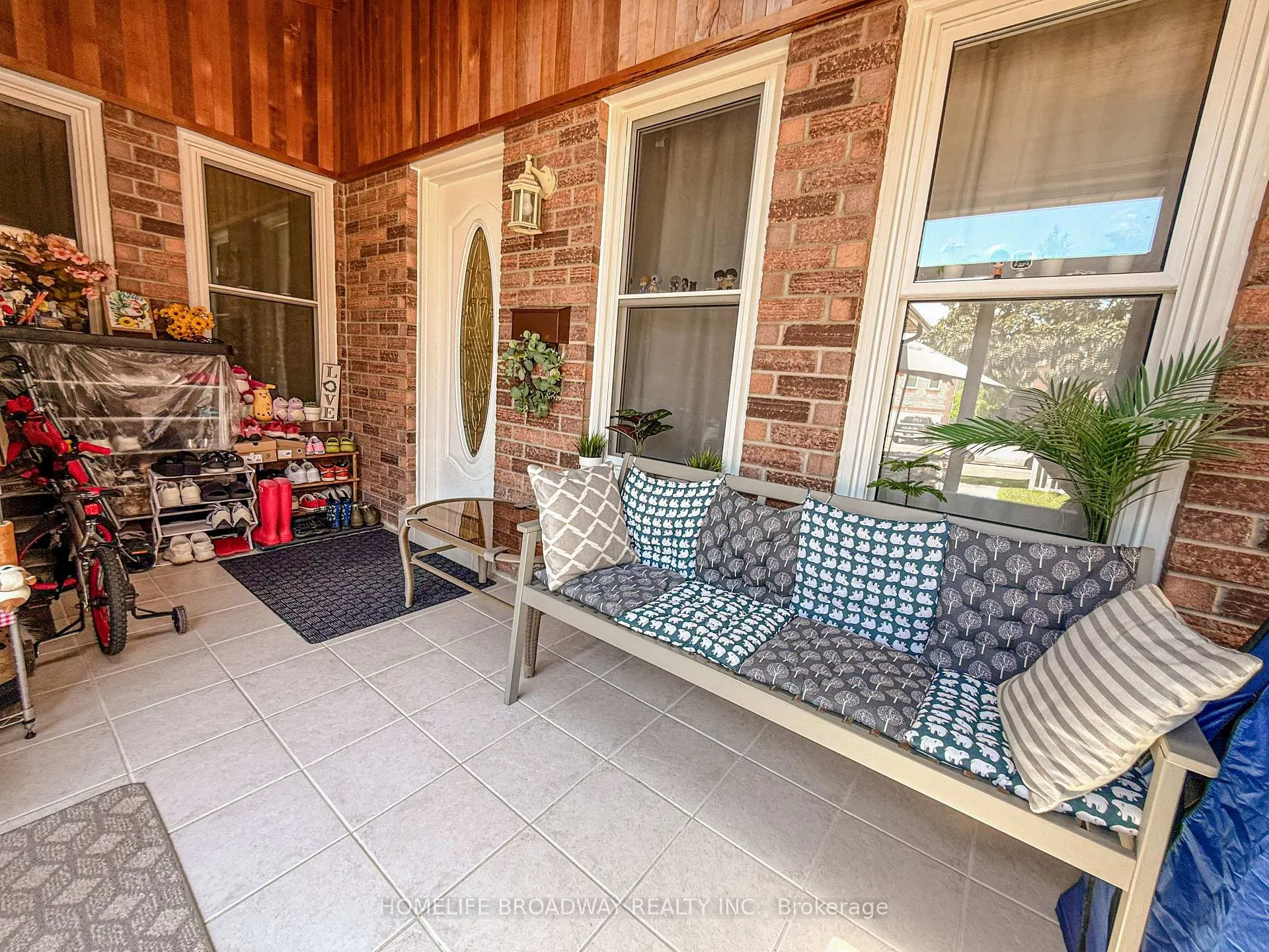 Photo 13 of 90 Chapman Drive, Ajax, Central — HOMEH