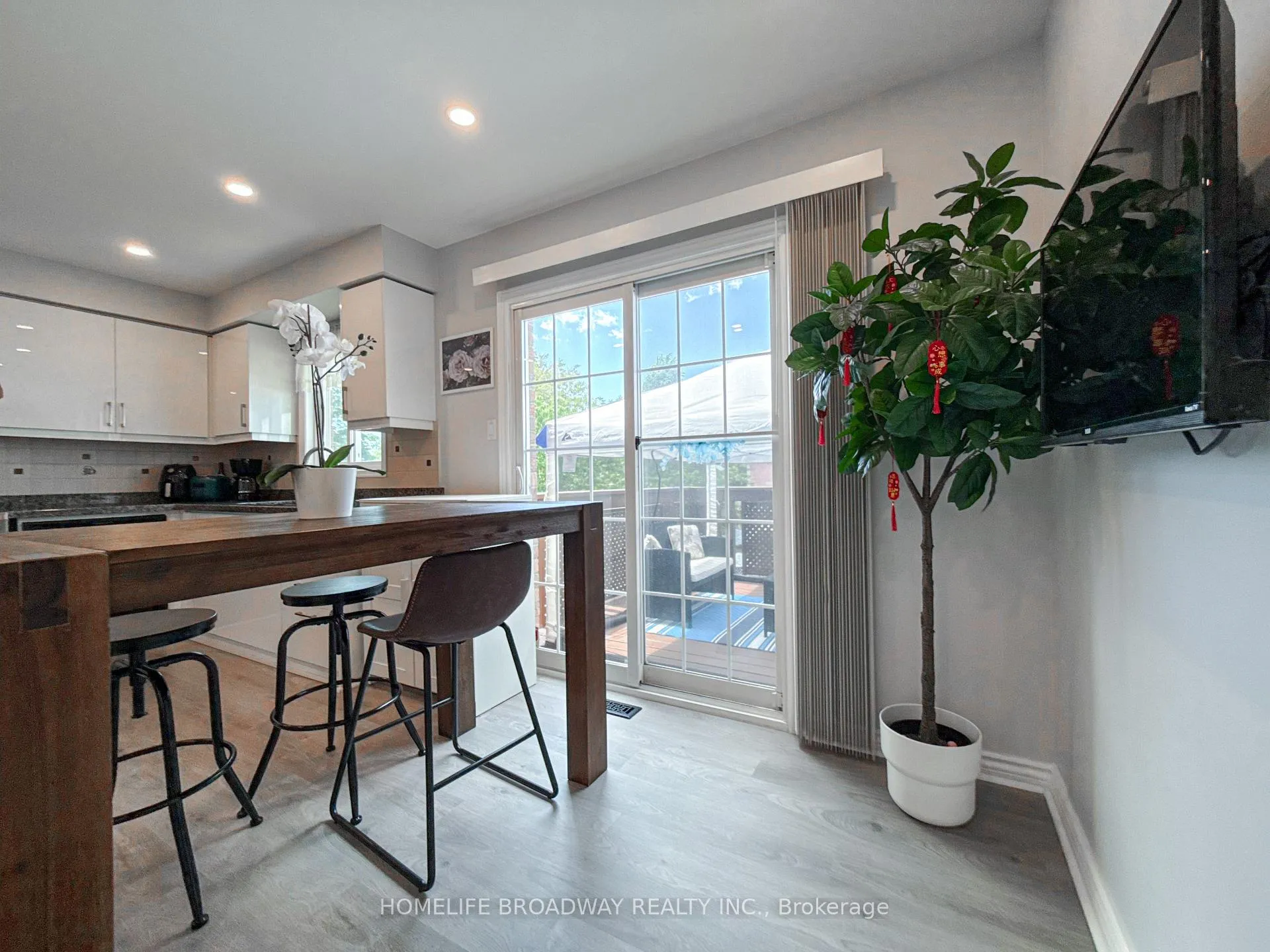 Photo 22 of 90 Chapman Drive, Ajax, Central — HOMEH