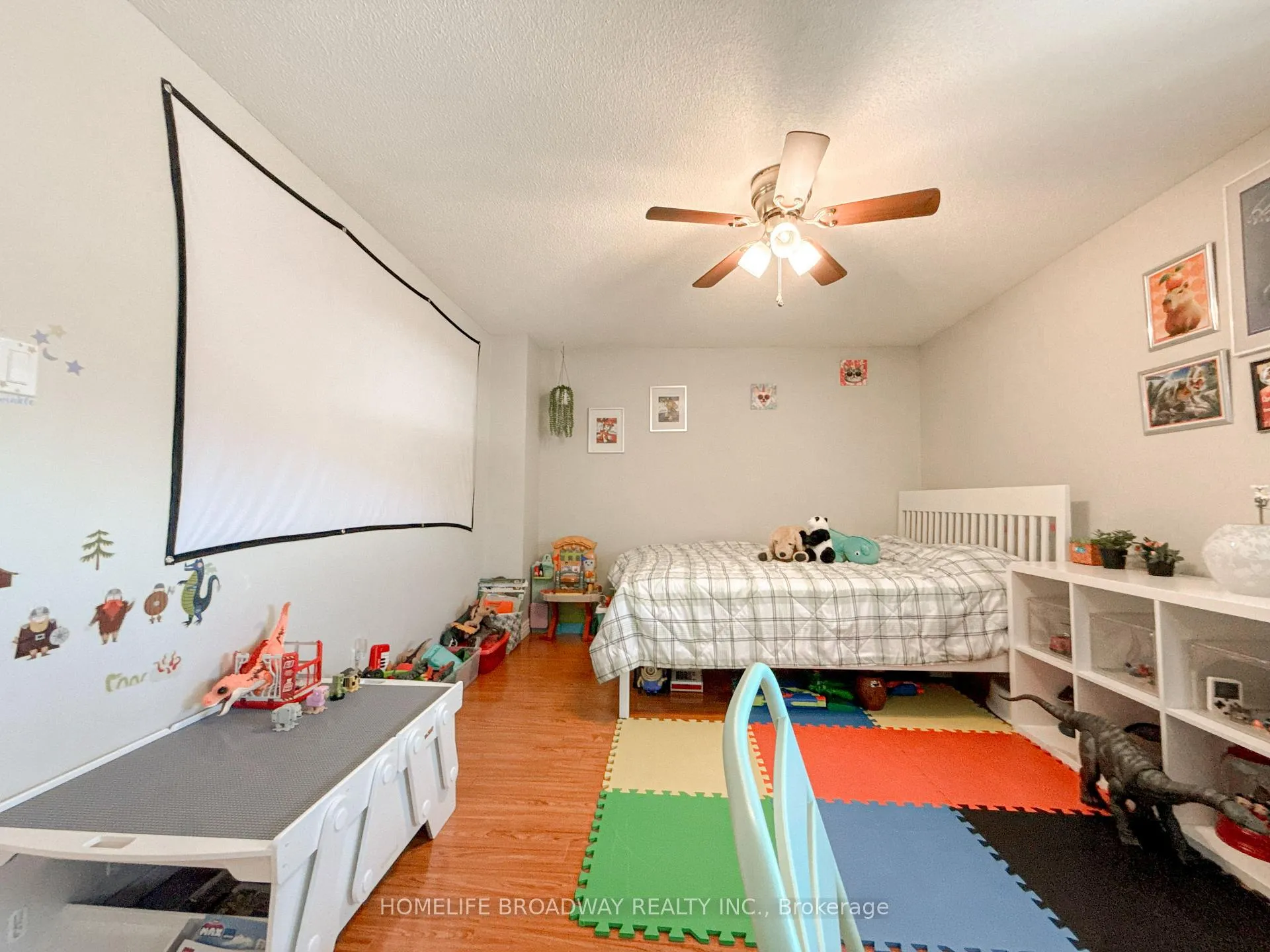 Photo 29 of 90 Chapman Drive, Ajax, Central — HOMEH