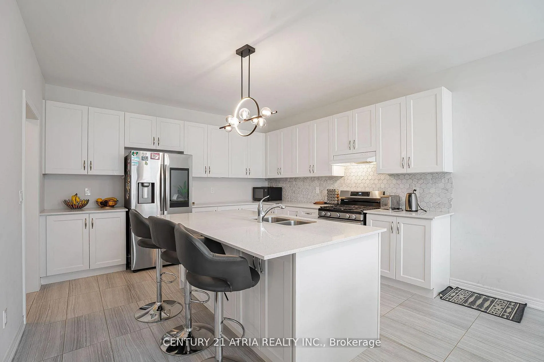Photo 14 of 1469 Davis Loop, Innisfil, Lefroy — HOMEH