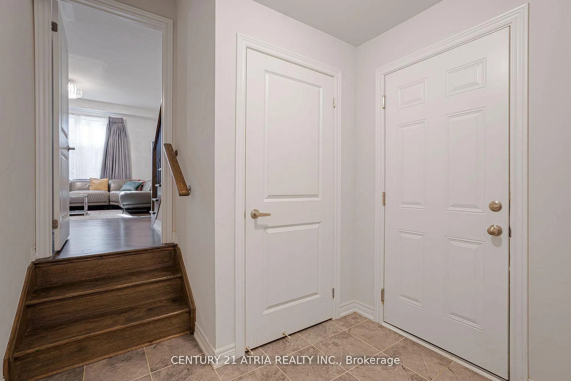 Photo 17 of 1469 Davis Loop, Innisfil, Lefroy — HOMEH