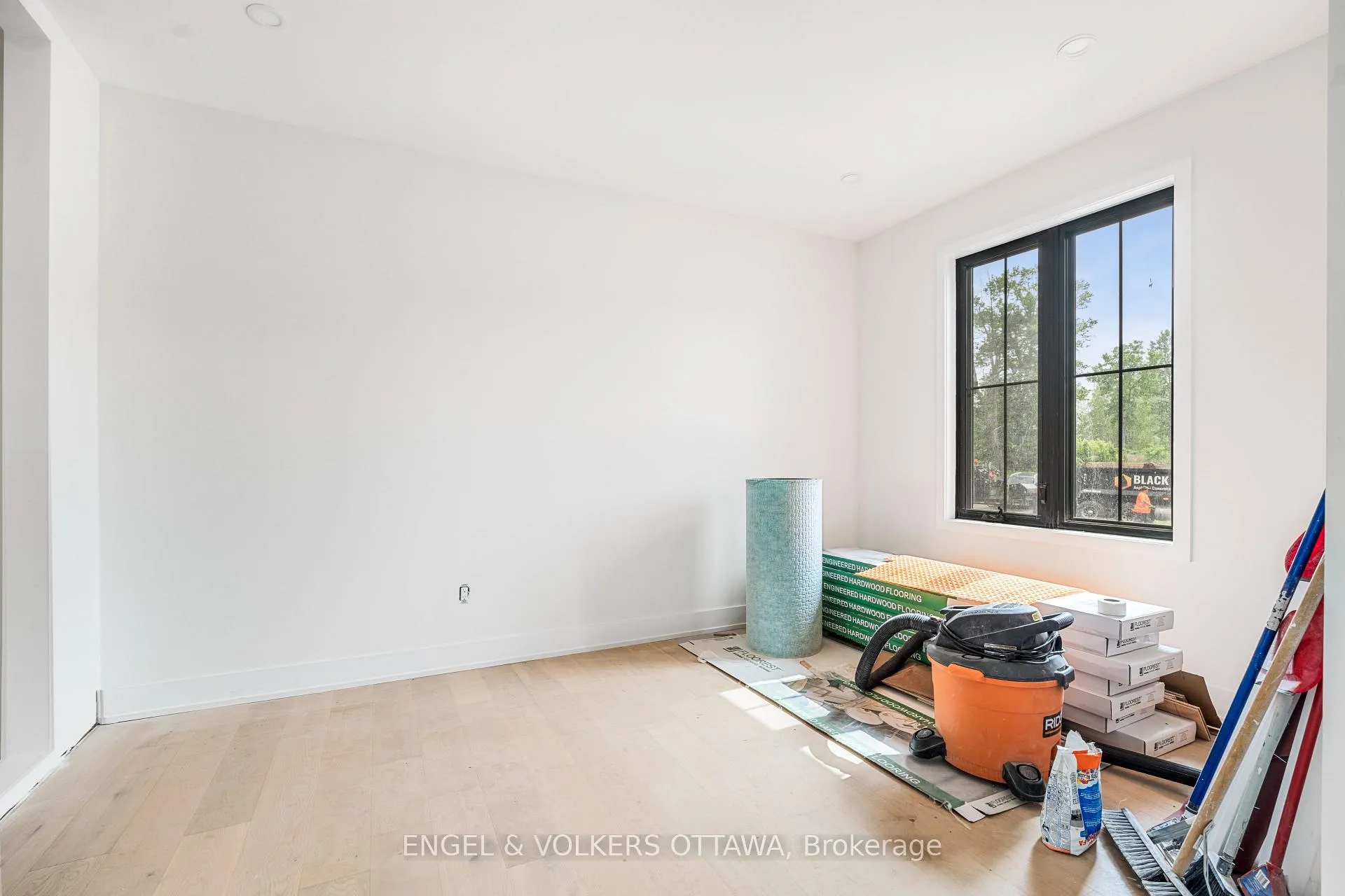 Photo 10 of 249 Cabrelle Place, Ottawa, Manotick Village & Manotick Estates — HOMEH