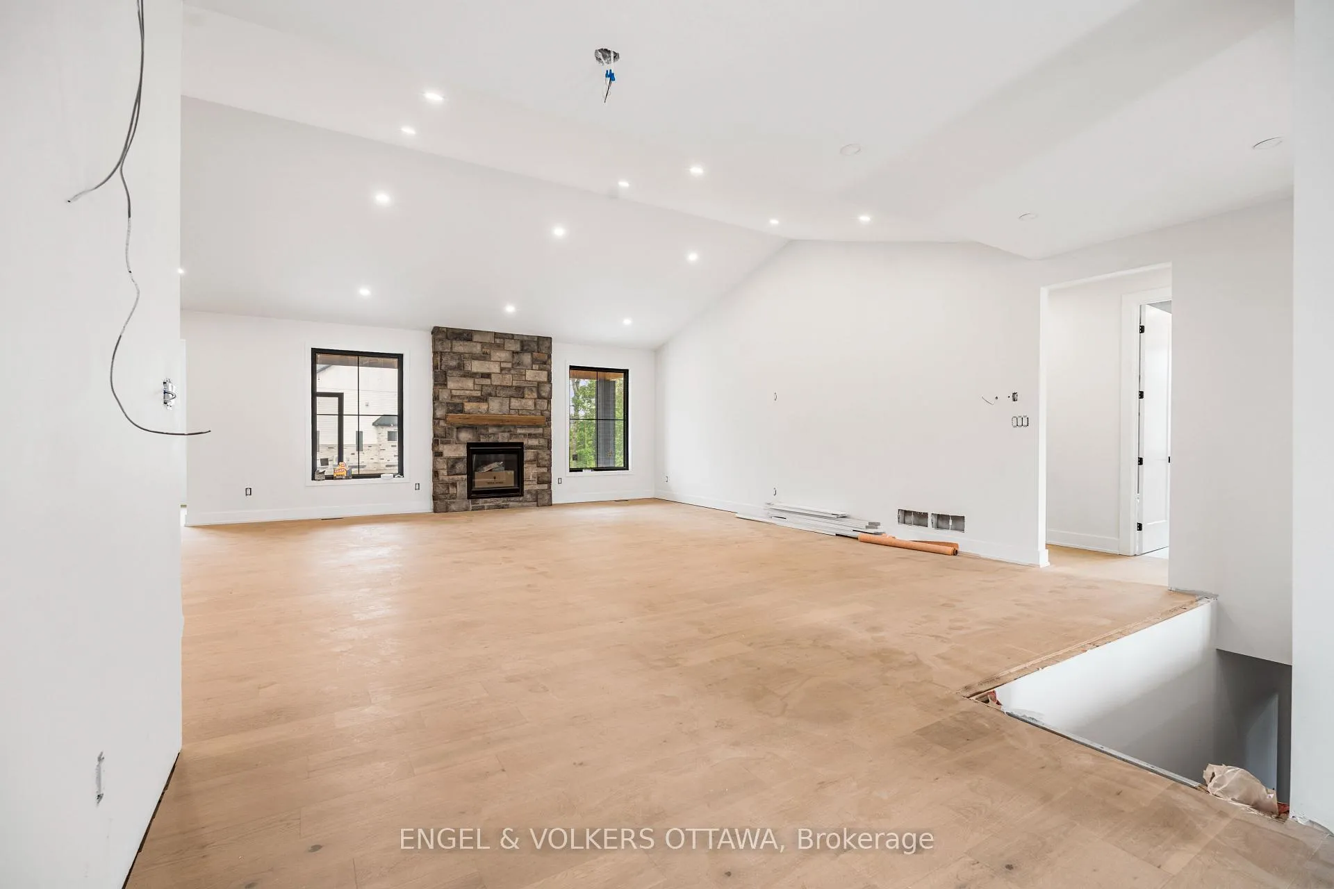 Photo 12 of 249 Cabrelle Place, Ottawa, Manotick Village & Manotick Estates — HOMEH