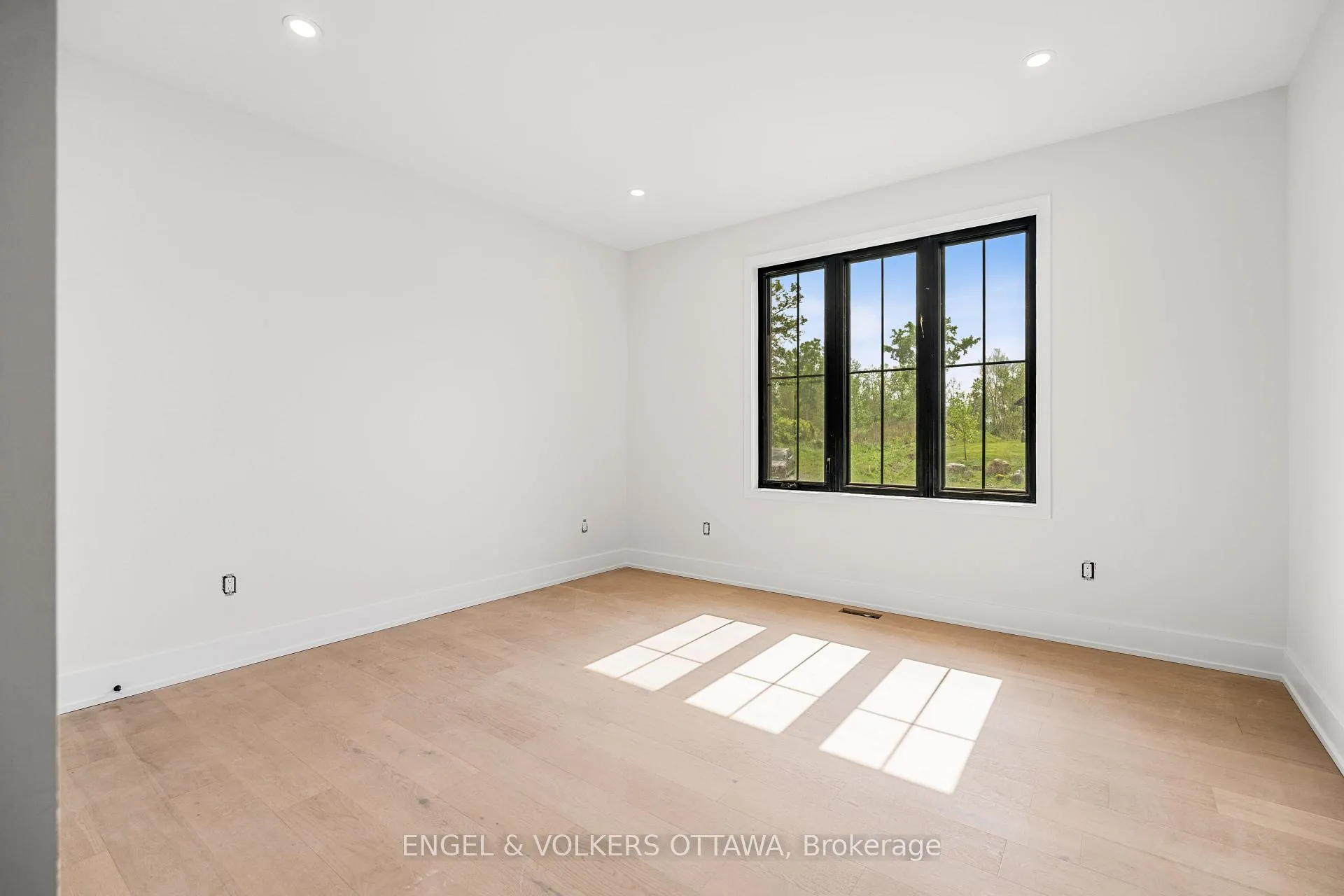 Photo 17 of 249 Cabrelle Place, Ottawa, Manotick Village & Manotick Estates — HOMEH