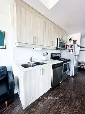 Photo 4 of Unit 9, 160 King Street N, Waterloo — HOMEH