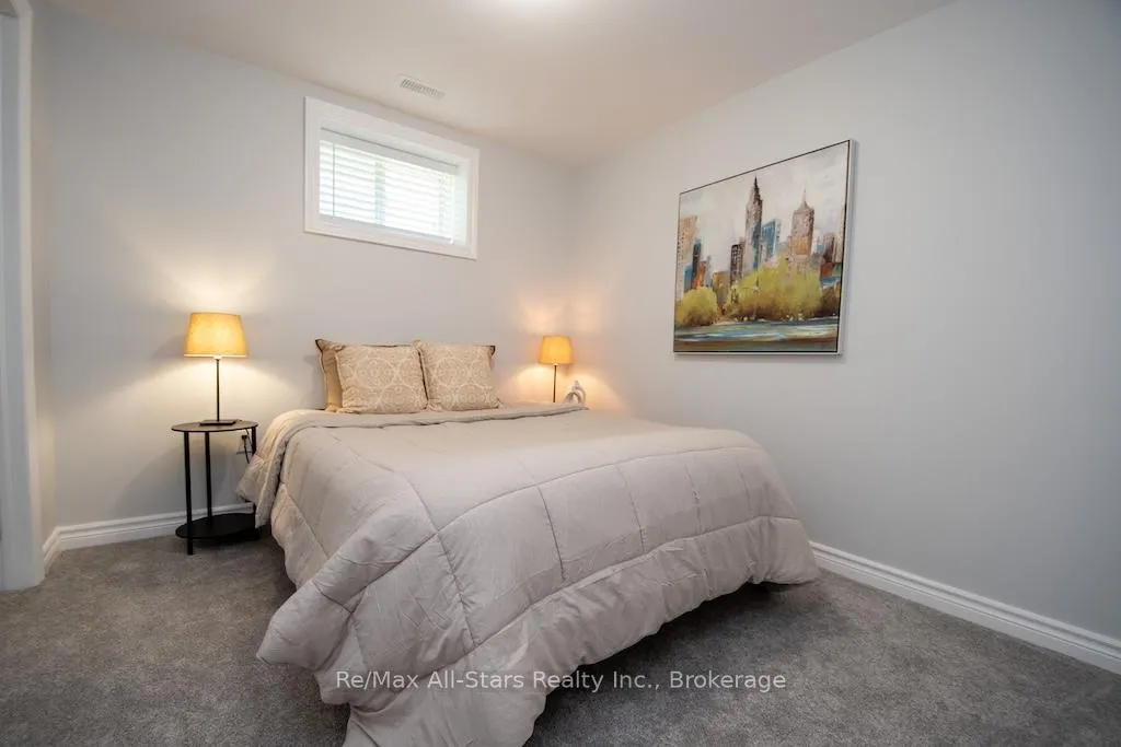 Photo 32 of 72 Cook Street, Kawartha Lakes, Lindsay — HOMEH