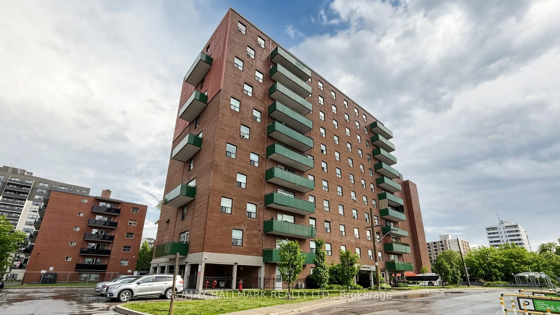 Photo of Unit 402, 49 Queen Street E
