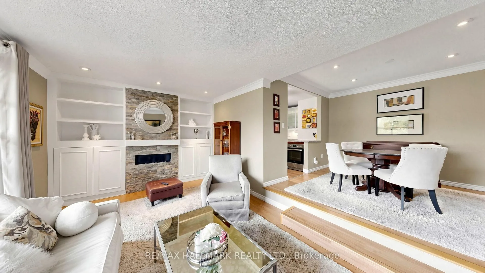 Photo 7 of Unit 402, 49 Queen Street E, Mississauga, Port Credit — HOMEH